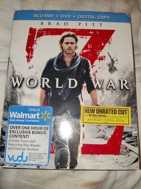 World War Z (Blu-ray + DVD + Digital) - Brad Pitt - White/Red Cover